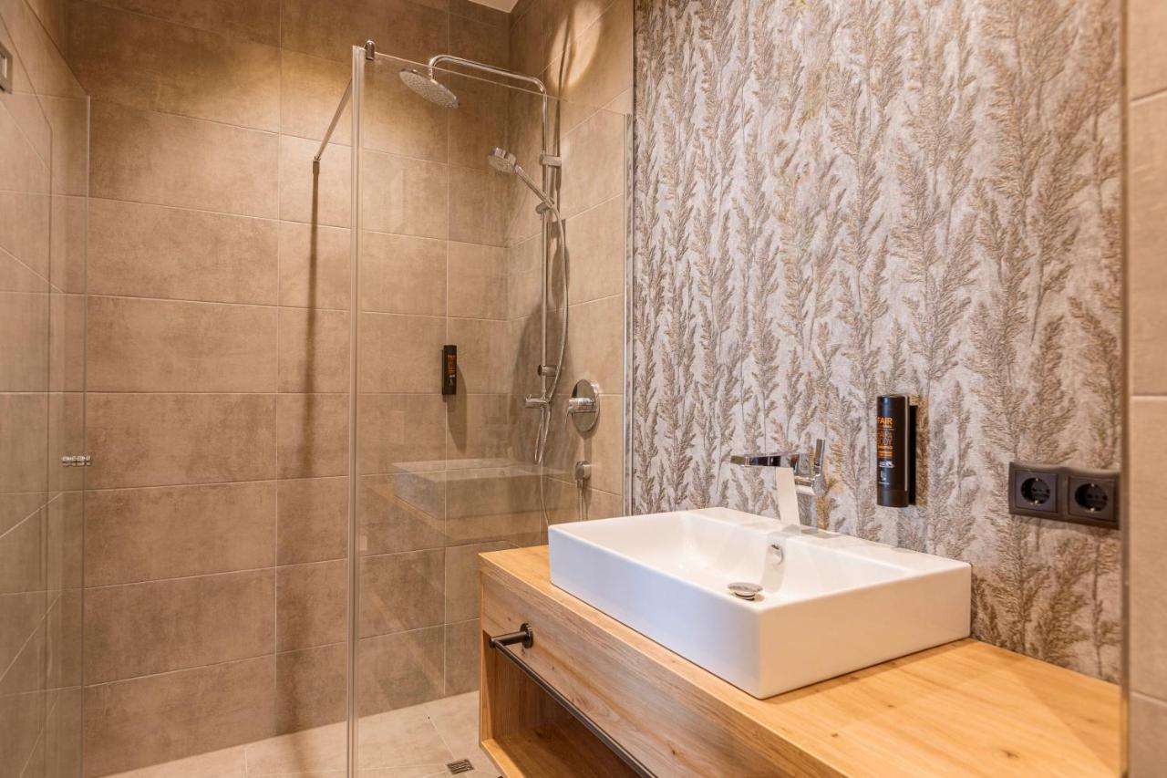 Zillertal Suites Fuegen By Alps Resorts Экстерьер фото