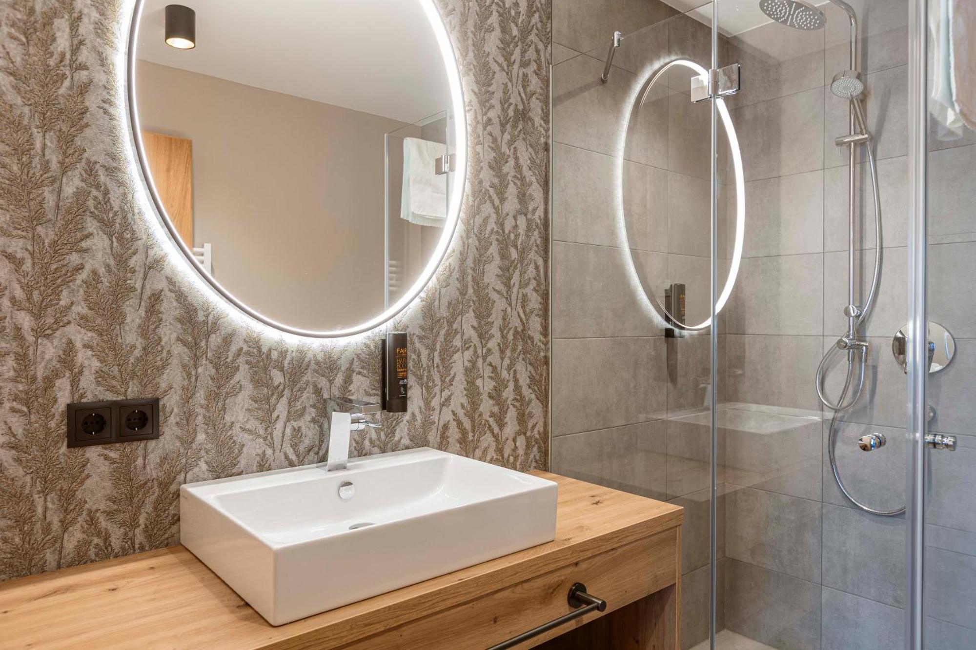 Zillertal Suites Fuegen By Alps Resorts Экстерьер фото