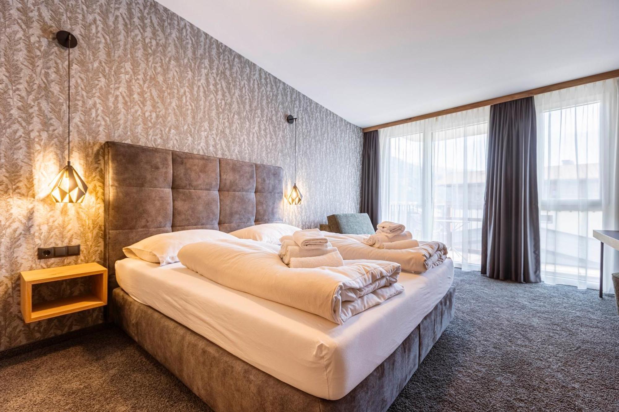 Zillertal Suites Fuegen By Alps Resorts Экстерьер фото